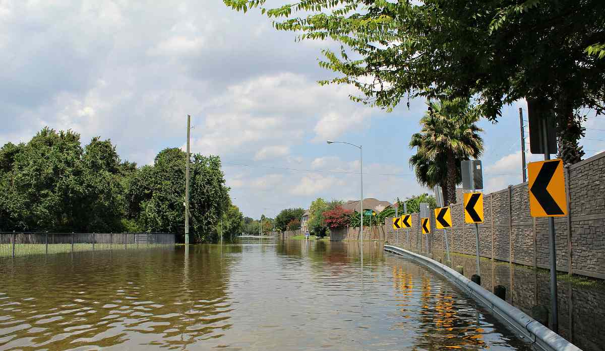 Flood Survival Tips How To Survive Before During After Flood