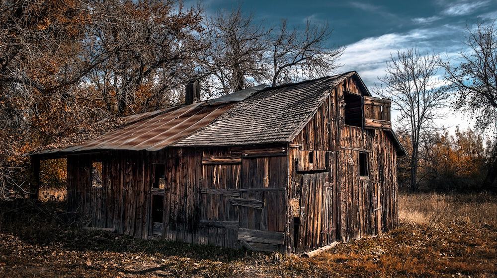 Featured | Abandoned home | The Challenge Of Rural Prepping