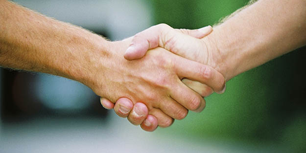 Building Trust with Body Language by Survival Life at http://survivallife.com/building-trust-with-body-language 