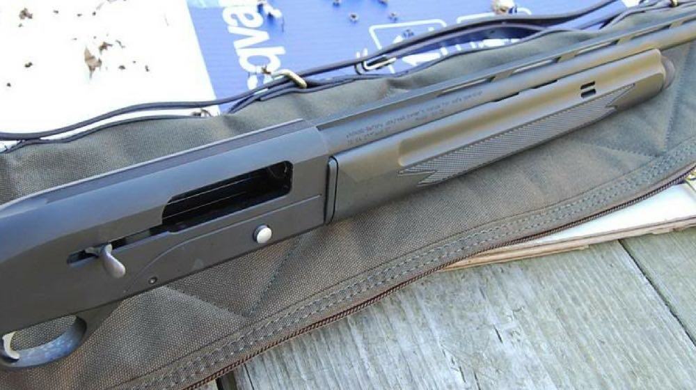 Feature | Mossberg International SA-20 | Gun Carrier Shotgun Reviews