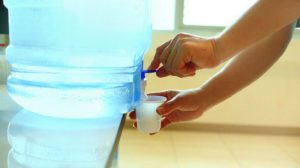 hand hold paper cup wait drinking water filter feature ss