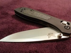 pocketknife knife benchmade self defense knife feature pb