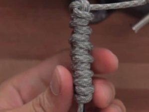Paracord Knife feature