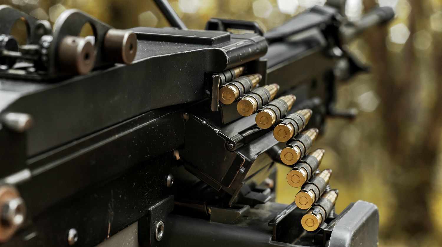 M249 light machine gun with 7.62 mm cartridge belt | Bucket List Guns You Need To Shoot Before You Die | Featured