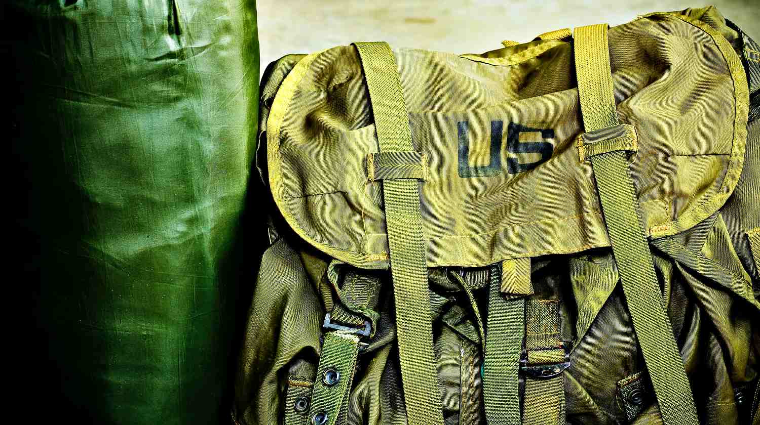Featured | Army bag soldier | A USGI Sea Bag: The Ideal Vehicle Go Bag For You