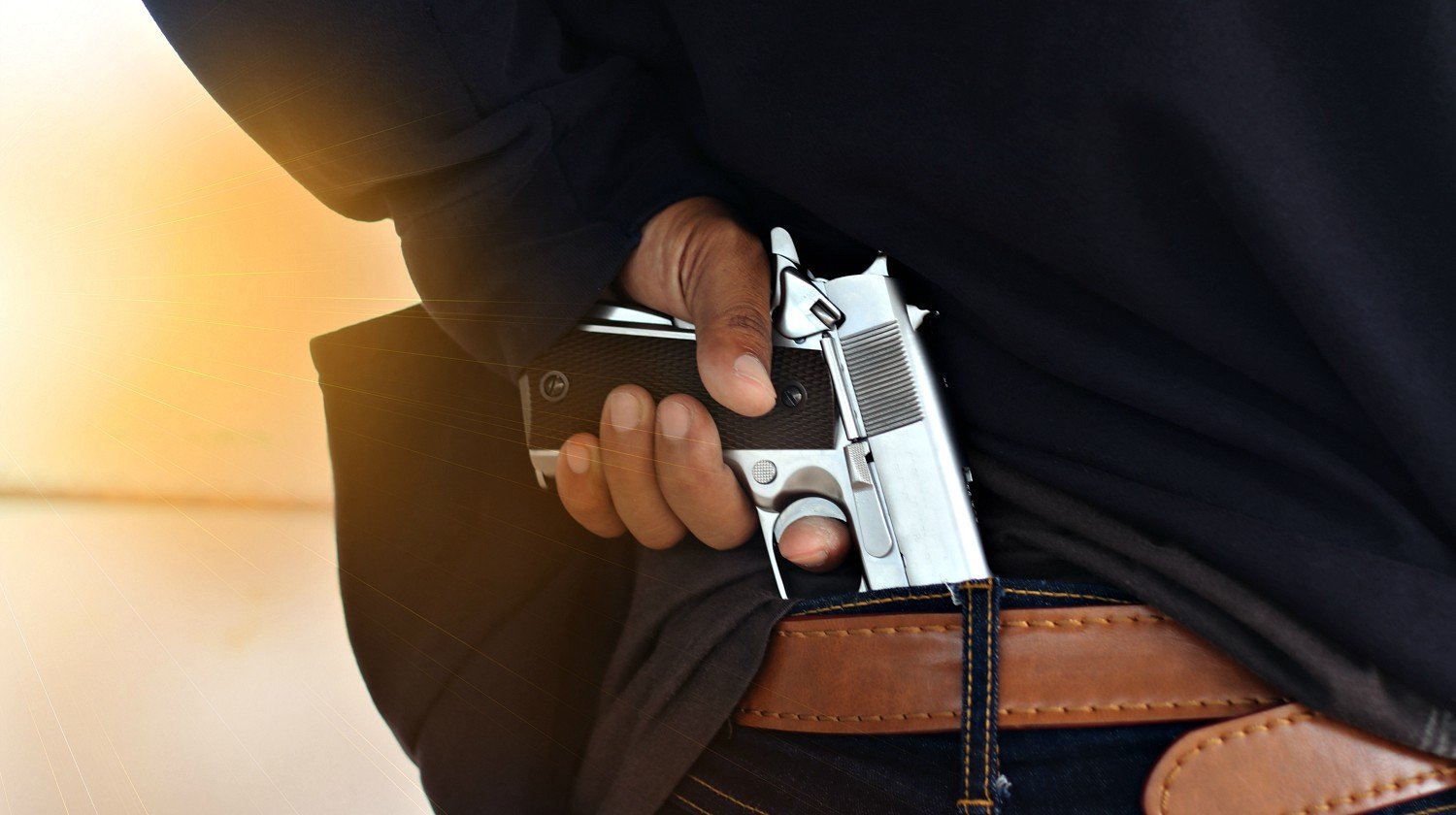 Feature | The gun was carried behind the trousers to wait for the crime | Concealed Carry: Methods You Should Know