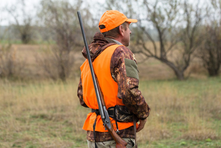27 Essential Items You Should Add To Your Deer Hunting Checklist