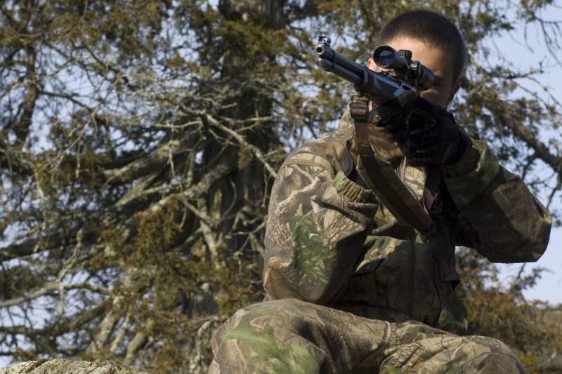 young-male-hunter-aims-his-target | best predator rifle
