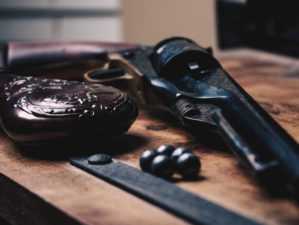 Civil War style 1860 cap and ball black powder revolver | Black Powder Pistol Buyer's Guide | Eveything You Need To Know | featured