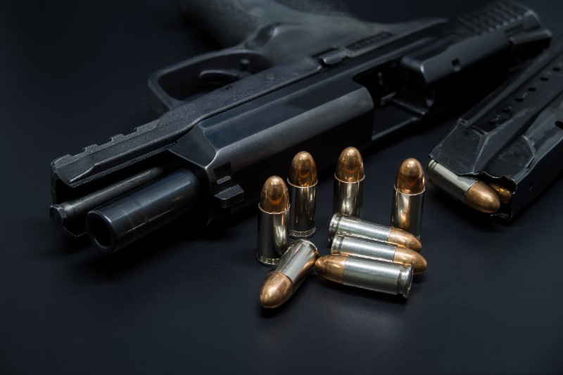 9 mm Pistol, bullets and magazine-Essential Guns