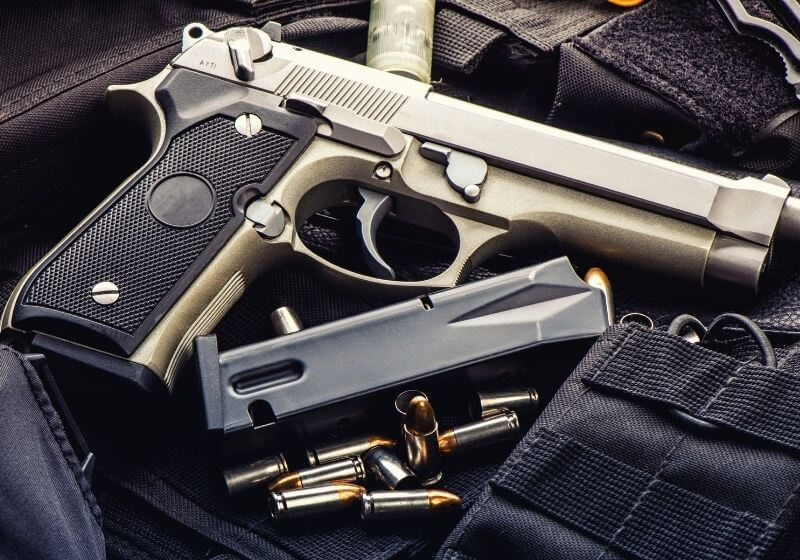 9 mm pistol gun bullets and magazine Sig Sauer P365 vs Glock 43 SS