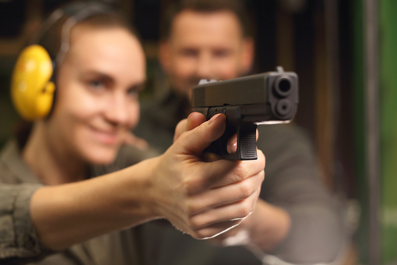 Relax on the shooting, a woman shot with a Glock | sig sauer m18 review