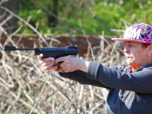 Old woman shoots a gun | Best handgun for elderly woman | Featured