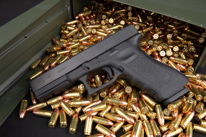 glock-17-9mm-handgun-ammo-box how to shoot a glock