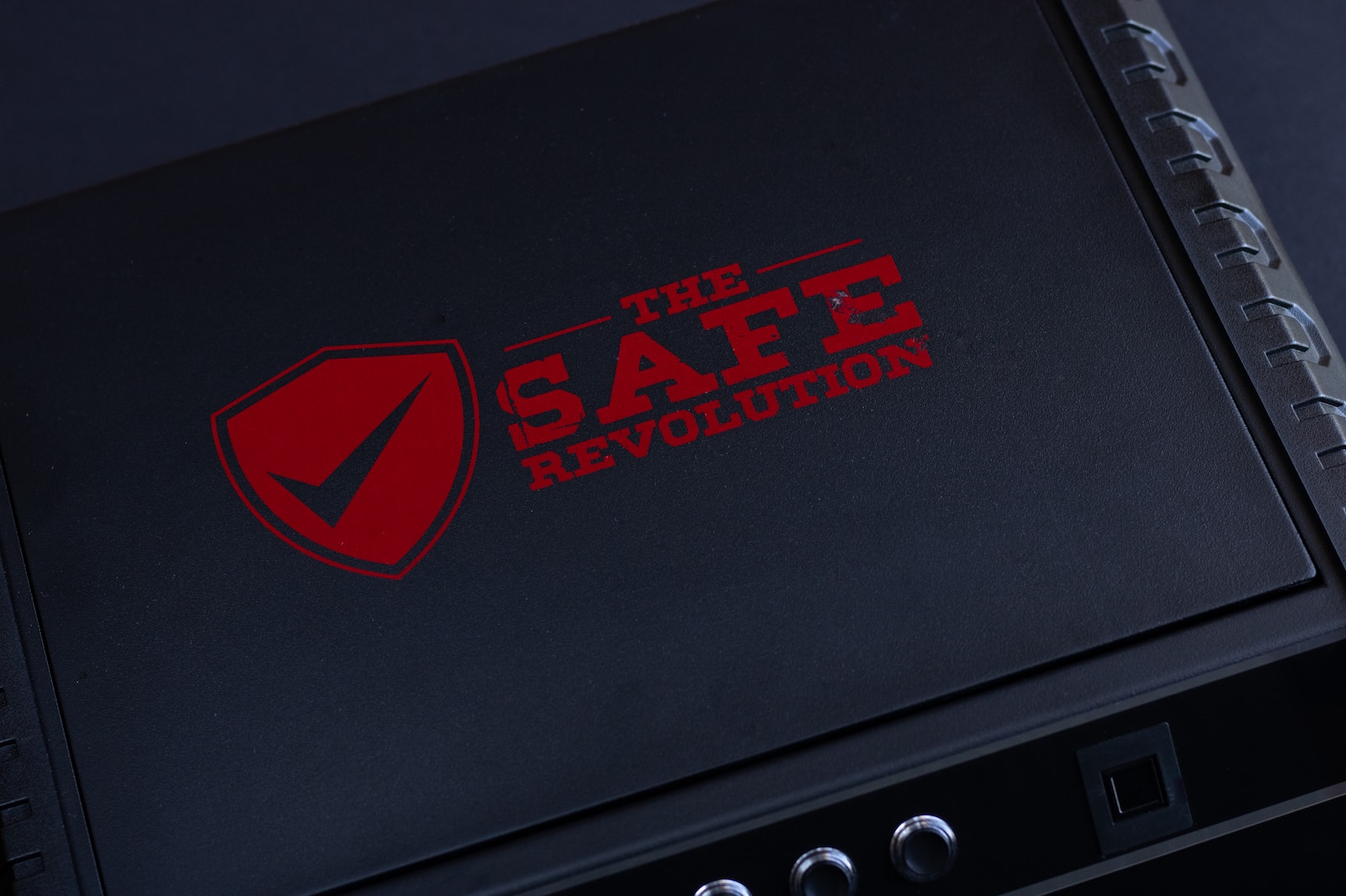 Gun Safe black and red UNK device